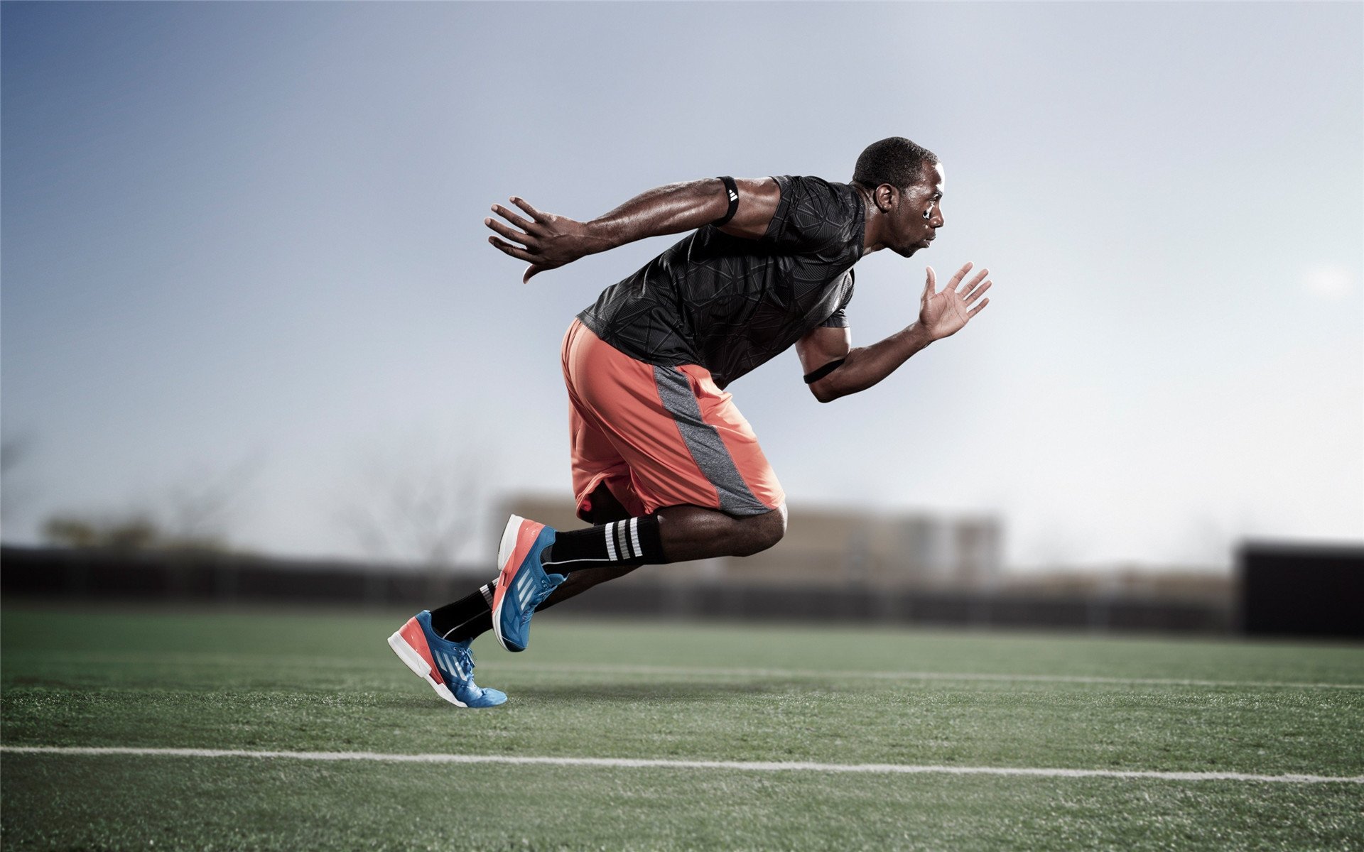 蓝天滑翔伞赛，空中遨游的极限体验，滑翔伞大赛